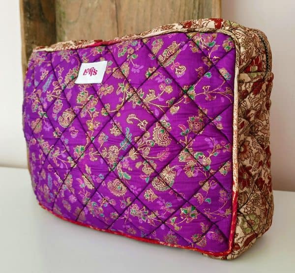 Toilettas re-used saree L Kiran - Afbeelding 2